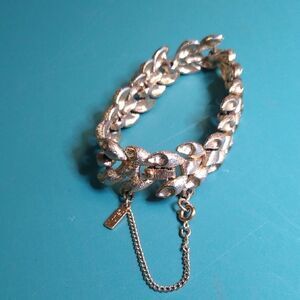 Vintage Monet Gold Tone Metal Links Chain Bracelet Cottagecore Grandmacore